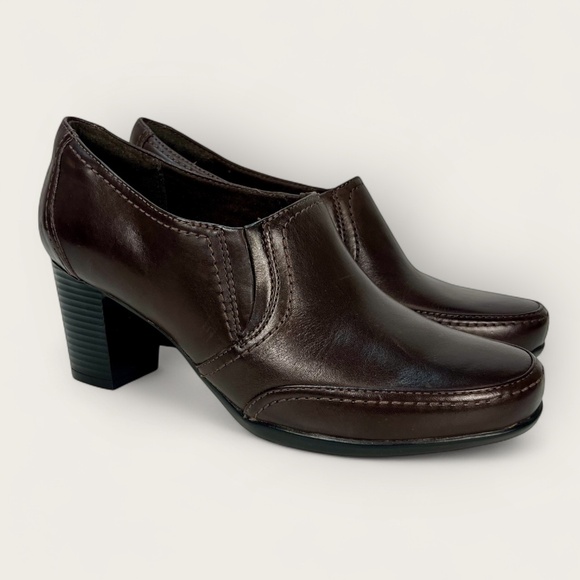 Clarks Promise Chelly Ankle Bootie Pumps Brown Leather Block Heel Sz 10 Classic - Picture 1 of 13